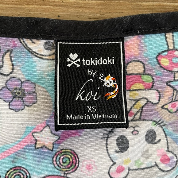 Koi tokidoki over the rainbow scrub top XS - Picture 3 of 8